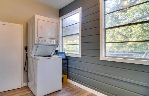 Deck and Dock Access Lakefront Grove Cabin! - Foto 18