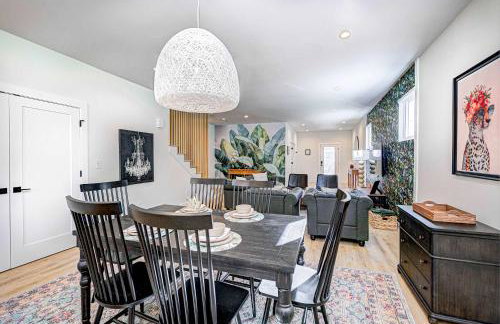 Stylish Getaway with Hot Tub-Near Downtown Indy-Family Friendly - Foto 9