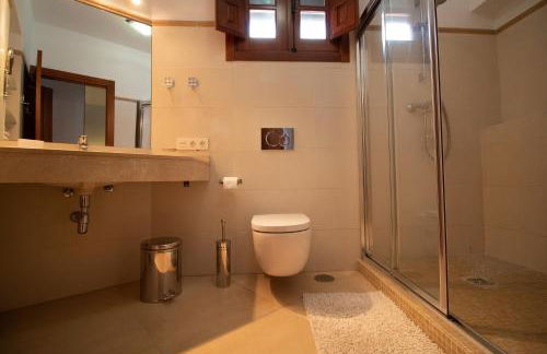 Quiet house in village center with mountains views - Photo 28