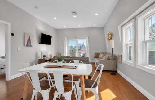 Jennifer's Penthouse Panoramic City Views w Deck - Foto 8