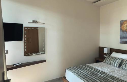 King Crimson Luxury Apartments - Photo 16