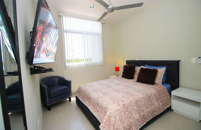 Riviera Towers 2BR & Pool - Foto 7