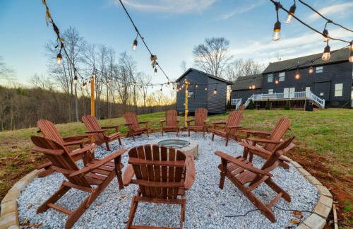 Hilltop Hideaway - Pool - Jacuzzi - Ping Pong - 12 guests - Fireplace - Mountain Views - Pets are allowed by request - Foto 1