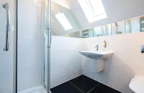 Trewhiddle Retreat V5 by Together Travel - Luxury 4-Bedroom Villa - Foto 21