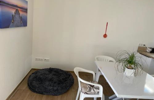 Ruhig gelegene EG-Neubauwohnung & Garten, überdachte Terrasse, Insektenschutz, Fußbodenheizung, EBK für max 7 Personen - Foto 13