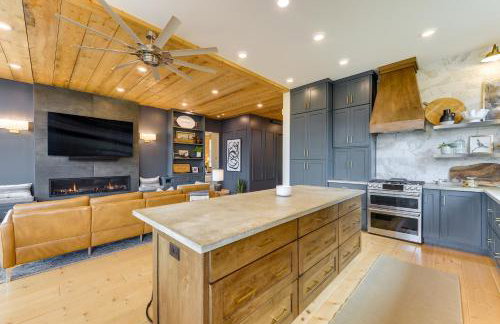 Modern Turnerville Cabin with Hot Tub and Scenic Views - Foto 10