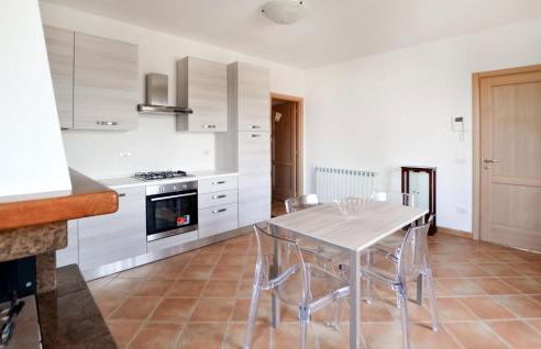 3 Bedroom Cozy Apartment In Gubbio - Foto 16