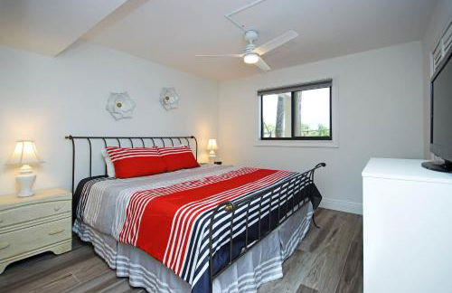 Cozy 1BR beachfront condo on Sanibel Island with stunning ocean views 3B2 - Photo 8