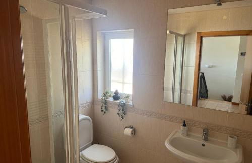 Lovely 3 Bedroom Villa with Pool in Great Location - Foto 16