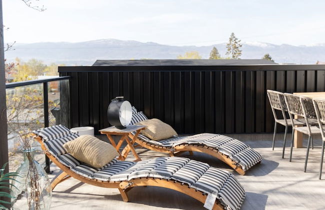 DT 3-lvl Townhouse w Rooftop Patio - Photo 37