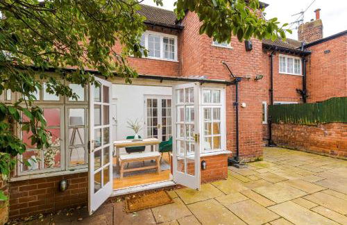 Stylish 4 Bedroom Home in Port Sunlight with 7 Beds Perfect for Business Bookings and Groups - Foto 70