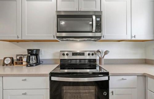 l NEW l Fully Remodeled 3BR 2BTH l 1 Min to Veterans Memorial Park - Foto 19