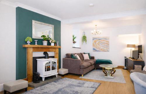 Cosy Coastal Townhouse 10-Min-Drive to Beach - Foto 1