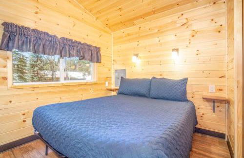 The Fox Den Cabin #14 at Blue Spruce RV Park & Cabins - Foto 11