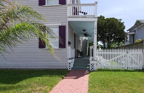Catch A Wave 2 Blocks to the Beach Two-Story With Porch - Foto 26