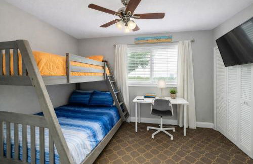 Waterfront Home, Short Walk to Beach, Deck/Balcony - Foto 24