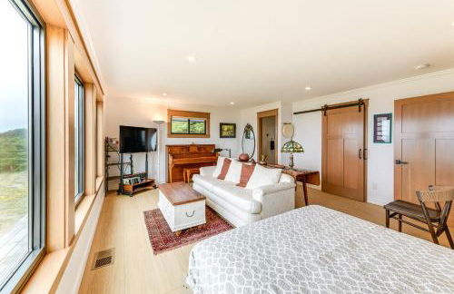 Walk to Beach Luxury Oceanfront Escape in Caspar - Photo 11