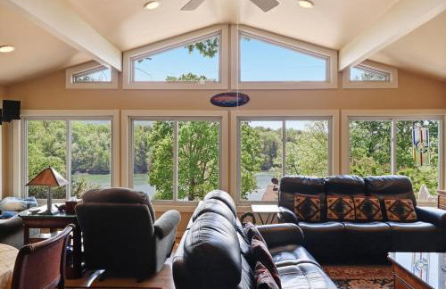 Lake Escape to an Elegant 4 Br Home 3 bath Home - Foto 16