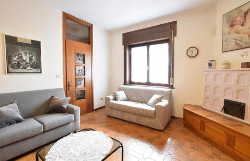 3 Bedroom Amazing Apartment In Lamon - Foto 8