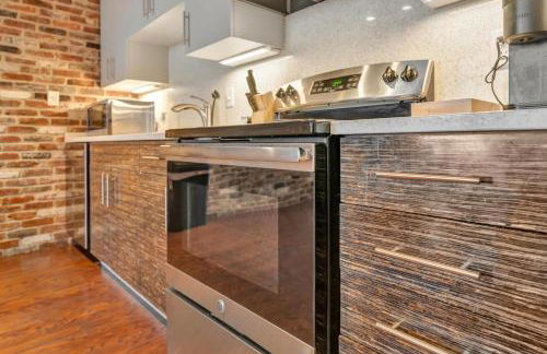 Ideal Spot Near 4th Street Live & Local Dining - Foto 24