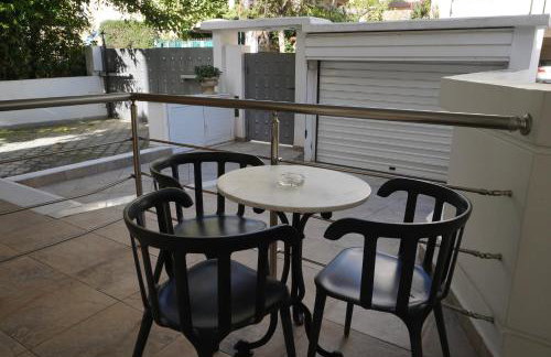 Garden Apartment next to the Mall -Private Parking - Photo 32