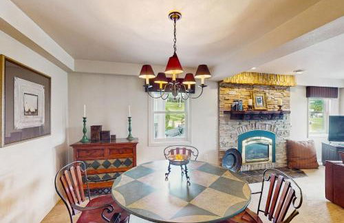 Torian Plum Condominiums - Foto 28