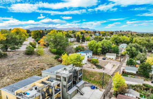 4BD Home w Rooftop Patio Fire Pit & Mountain Views - Foto 59