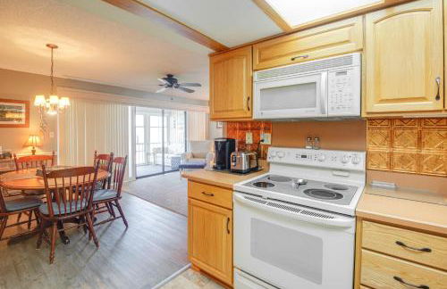 Pool Access and Lanai Riverfront Welaka Condo! - Foto 8