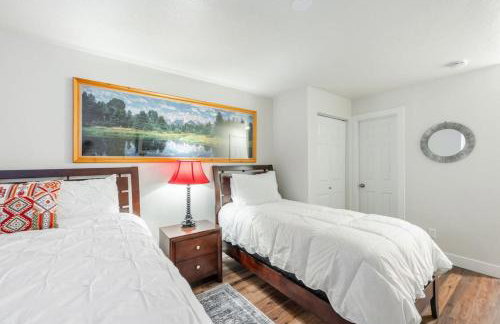 Bright and Cozy Getaway - Photo 15