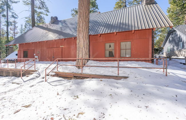 Rustic Knotty Pine - Minutes to the Water! - Foto 24