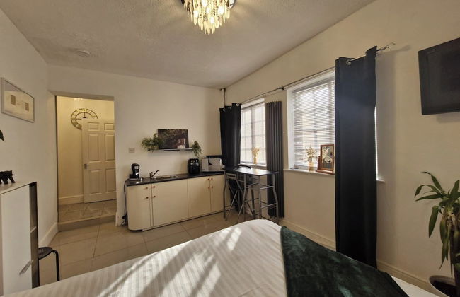 Beachside Retreat - Pets Ok - Free Parking - Photo 4