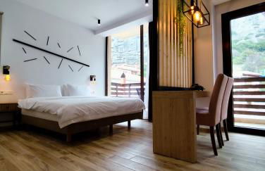 Meteora Gold and Glass Suites - Foto 1