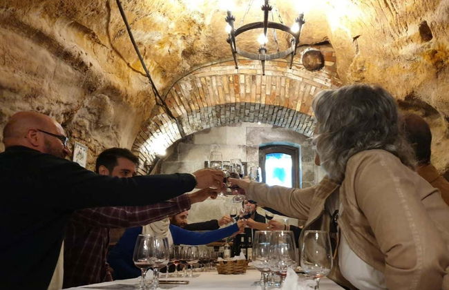 Visita a la Bodega Histórica Don Carlos con cata de vinos - Foto 9