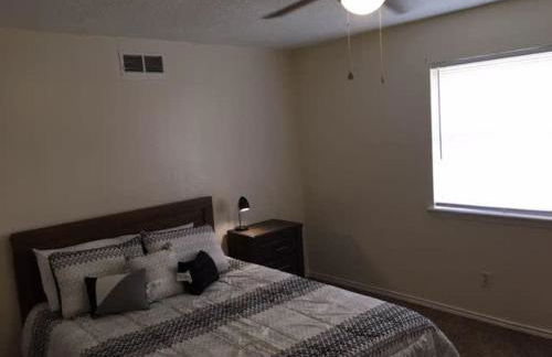 Quiet townhouse close to Fort Sill! - Foto 30