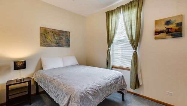 The Irving Masterpiece near Wrigley Field - Foto 4, Habitación