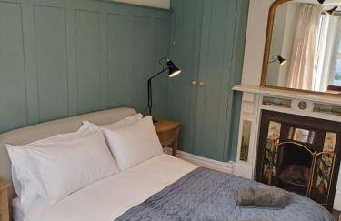 Stylish 1 Bedroom Flat in Heart of Cowes - Photo 9