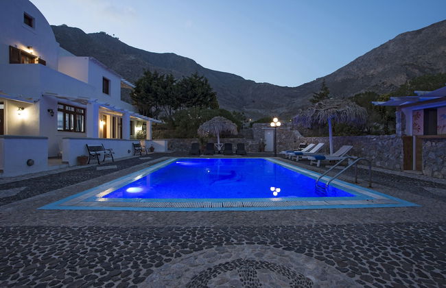 Birds Villa Apartments with Heated Pool - Including Car and Breakfast - Photo 62