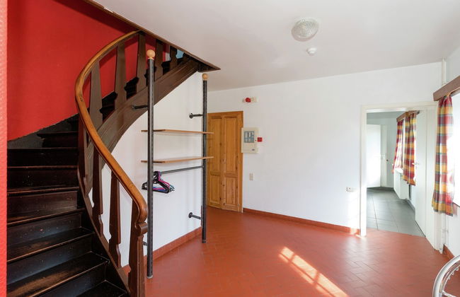 Holiday Home in Deiffelt Near Forest - Photo 2