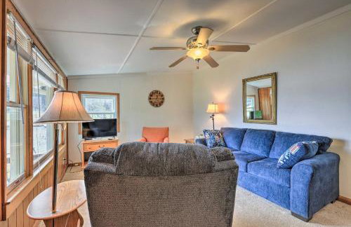 Lake Sinclair Cottage with Deck and Boat Dock! - Foto 5