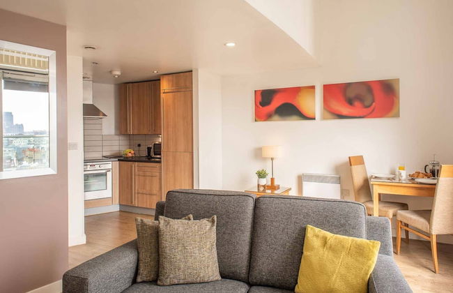 PREMIER SUITES Liverpool - Photo 33