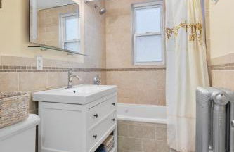 Bright & Spacious 3BR, Mins from Downtown, Easy to Gillette, Parking - Foto 44
