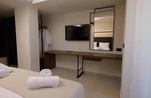 The Z Suites - Photo 14