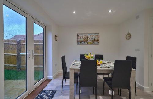 Modern 3-Bed Brand New House Aldershot Town - Foto 9