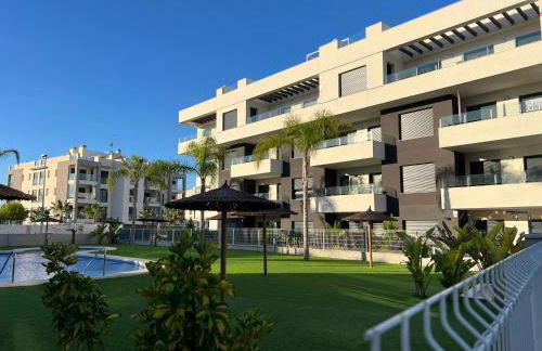 Poolside 2BR apartment Villamartin - Foto 1