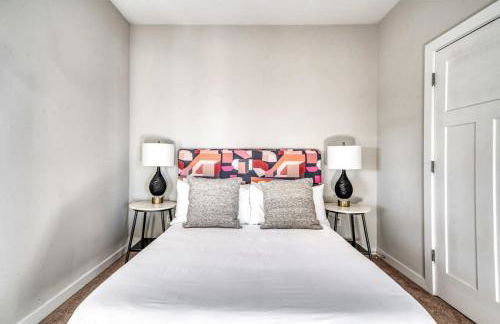 CozySuites Music Row Spacious 2BR with free parking 46 - Foto 15