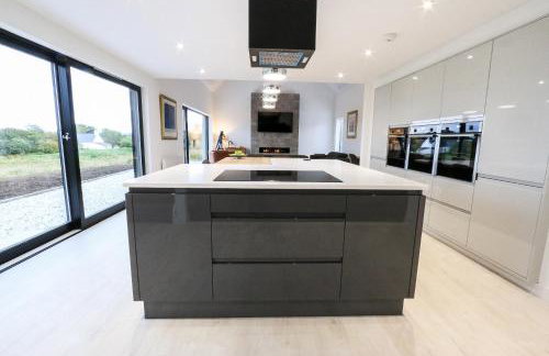 Black Barn Skye - Contemporary 3 bed / 4 bath home - Photo 3