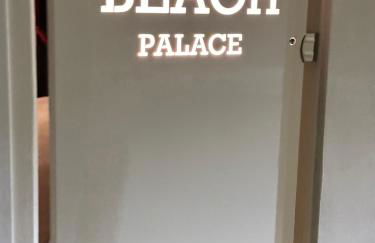 Beach Palace with small swimming pool, private beach, parking - Foto 32