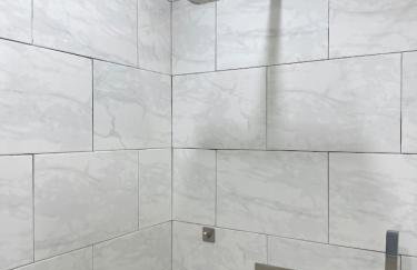 Relaxing Retreat 2BR Oasis with Pool and Outdoor BBQ - Foto 11