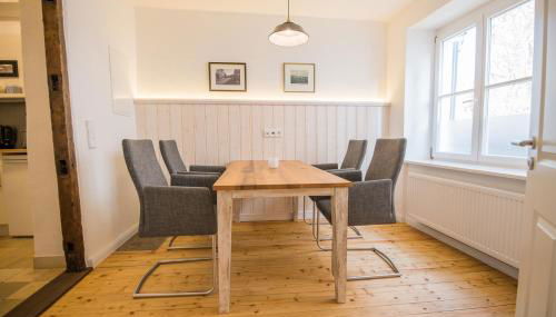 BG Living & Hosting - Historisches Ferienhaus "Saustall" im Zentrum von Wittlich - Nähe Mosel & Eifel, Privatparkplatz, WLAN, bis 4 Personen - Foto 3