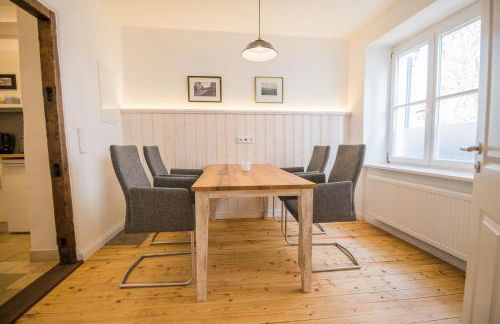 BG Living & Hosting - Historisches Ferienhaus "Saustall" im Zentrum von Wittlich - Nähe Mosel & Eifel, Privatparkplatz, WLAN, bis 4 Personen - Foto 3